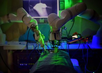 Робот-хирург STAR провел операцию практически без участия человека