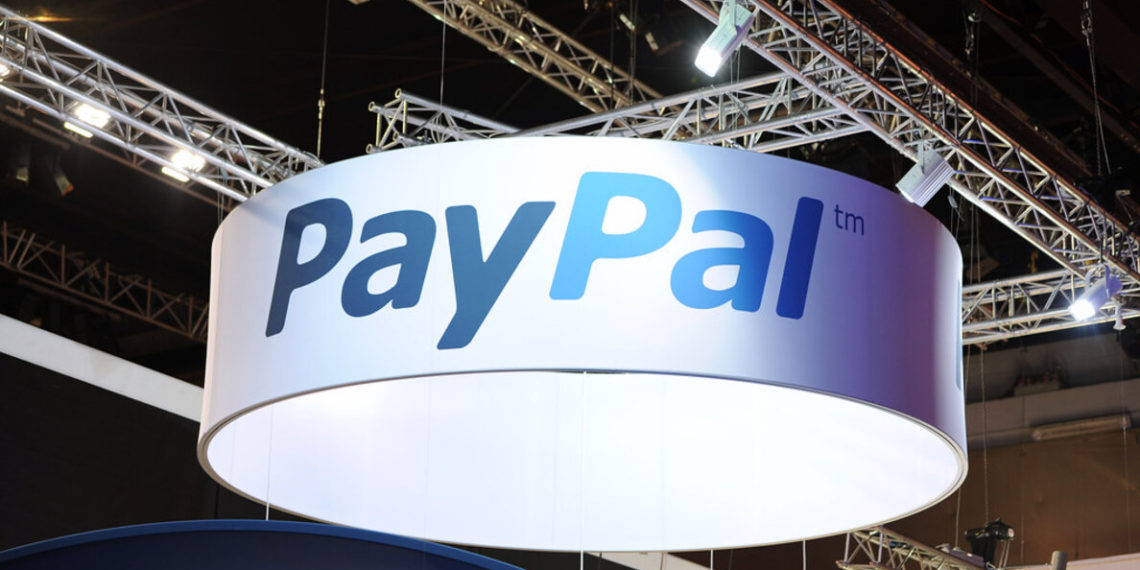 Платежный сервис PayPal приостанавливает работу в России