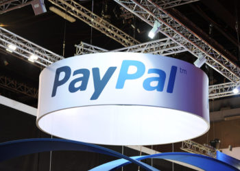 Платежный сервис PayPal приостанавливает работу в России