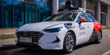 Яндекс начнет тестировать беспилотное такси в Москве