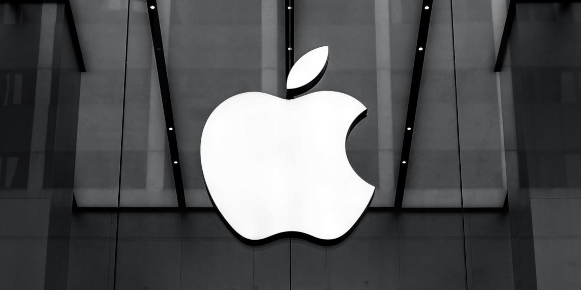 Запасов техники Apple и Samsung хватит на 2-3 месяца