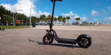 Представлен электросамокат Freego F12 с разгоном до 35 км/ч