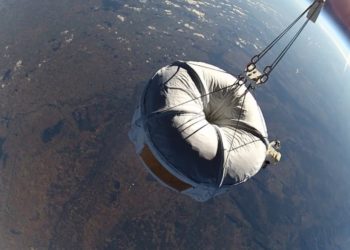 Китай запустил ракету в космос с воздушного шара