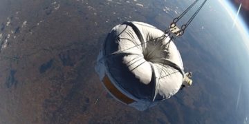 Китай запустил ракету в космос с воздушного шара