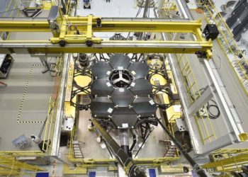 Телескоп «Джеймс Уэбб» повредил метеорит