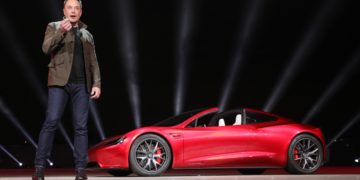 Илон Маск объявил о сокращении штата Tesla на 10%