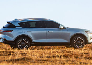 Минпромторг озвучил дату начала продаж первых российских электрокаров