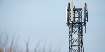 Минцифры РФ огласили список частот  для 5G