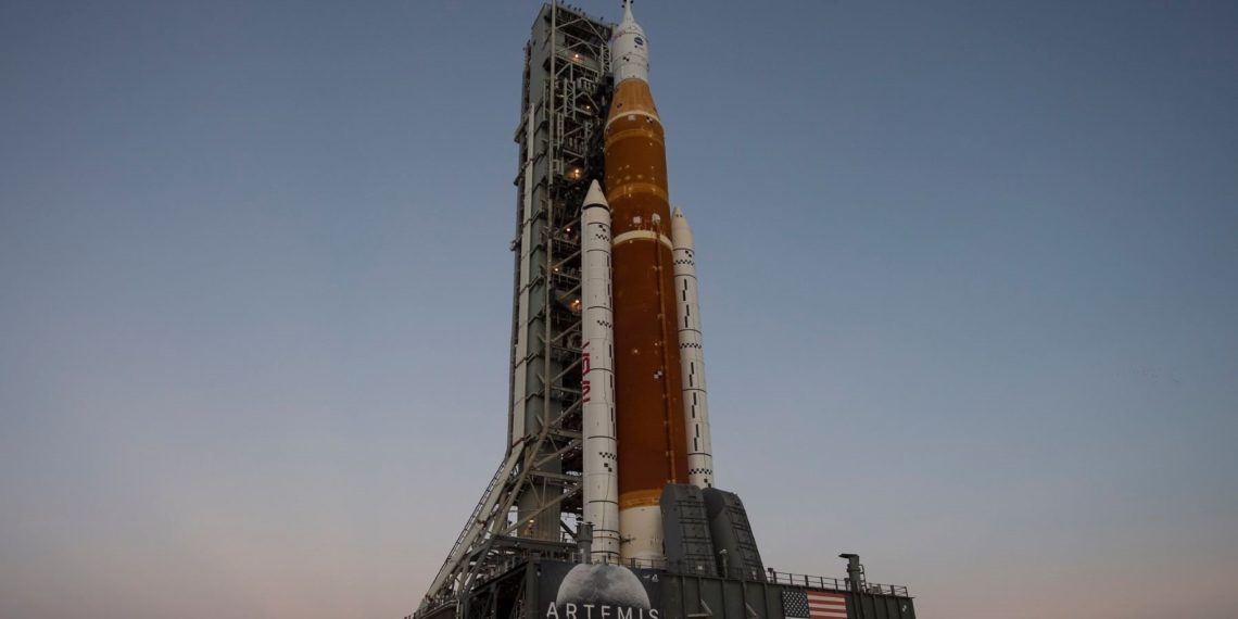 Старт американской лунной миссии Artemis перенесен