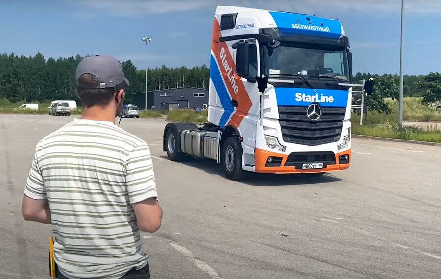Беспилотный грузовик российской компании «СтарЛайн» испытают на трассе М11