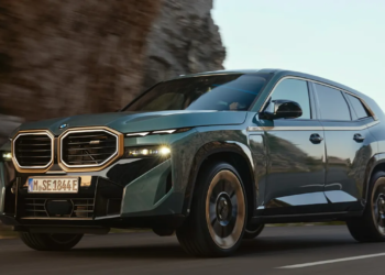 Представлен суперкроссовер BMW XM — первый M-гибрид в истории