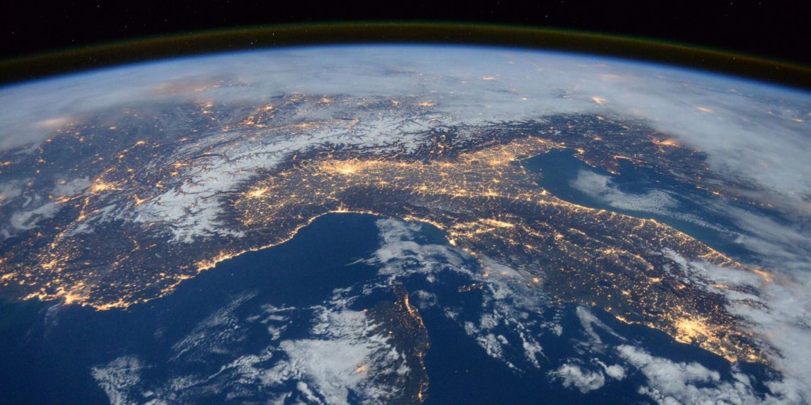 В России  планируют запустить спутниковый интернет в 2026 году