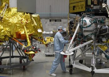 Российские аппараты для исследовательских миссий Луна-26 и Луна-27 создадут к 2025 году