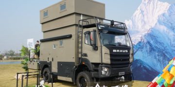 SAIC представила двухэтажный дом на колесах с террасой и площадью 18 кв.м