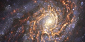 Опубликован снимок спиральной галактики в созвездии «Волосы Вероники»