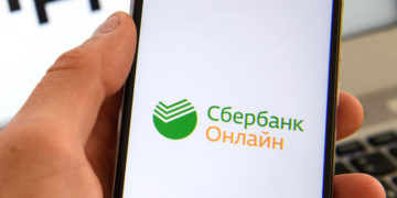 Сбербанк будет устанавливать приложение «Сбер» владельцам iPhone в отделениях банка