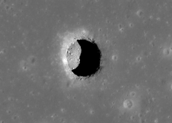 NASA обнаружили на Луне яму с комфортной для человека температурой