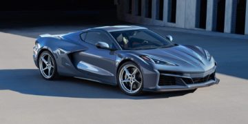 Представлен гибридный спорткар Chevrolet Corvette E-Ray 2024