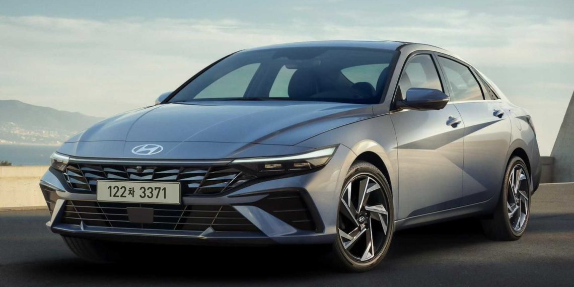 Первые изображения автомобиля Hyundai Elantra 2024