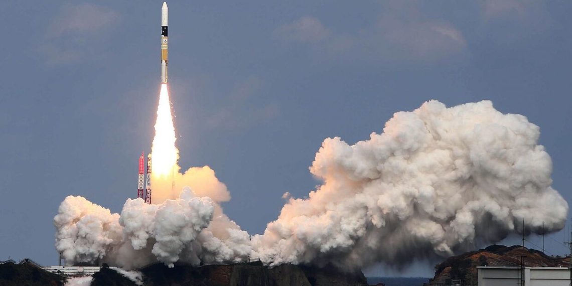 Запуск новейшей японской ракеты Н3 провалился