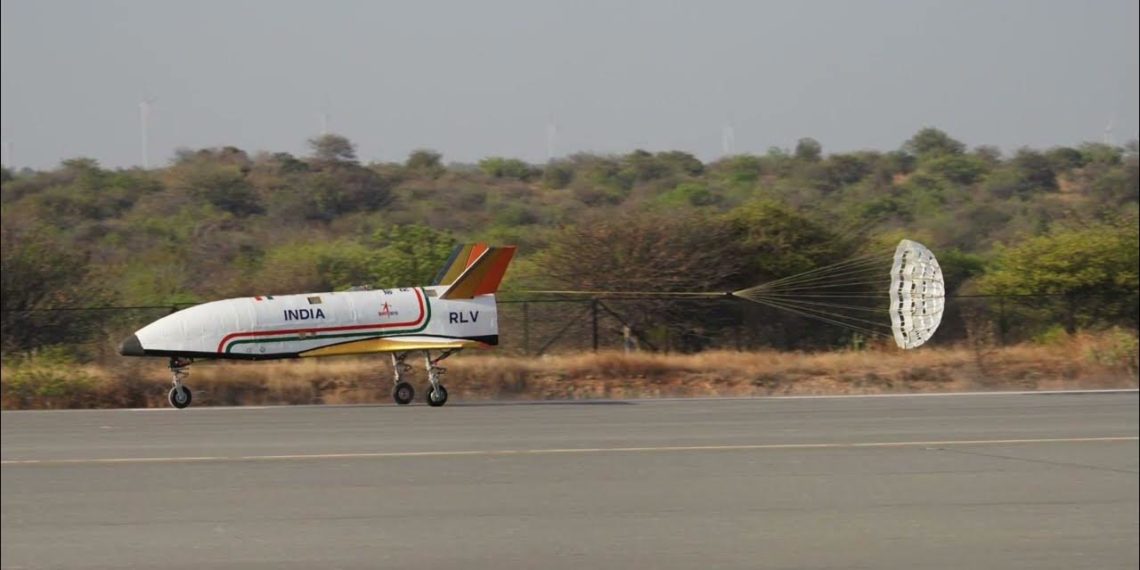 Прототип индийской многоразовой ракеты-носителя RLV успешно приземлился