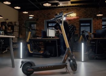 Российская компания Whoosh представила «умный» электросамокат