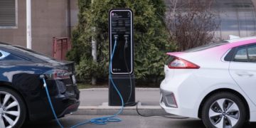 Приложение с картой всех зарядок для электрокаров по России появится в 2023 году