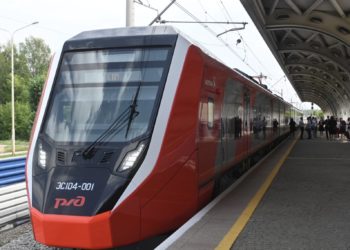 Полностью импортозамещенный электропоезд Ласточка впервые показали вживую