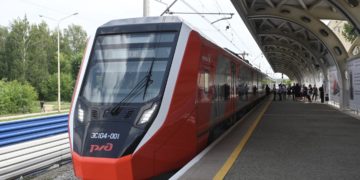 Полностью импортозамещенный электропоезд Ласточка впервые показали вживую