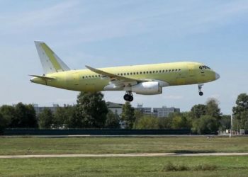 Частично импортозамещенный самолет SJ-100 совершил первый испытательный полет