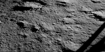 Индия показала первые фото с Луны