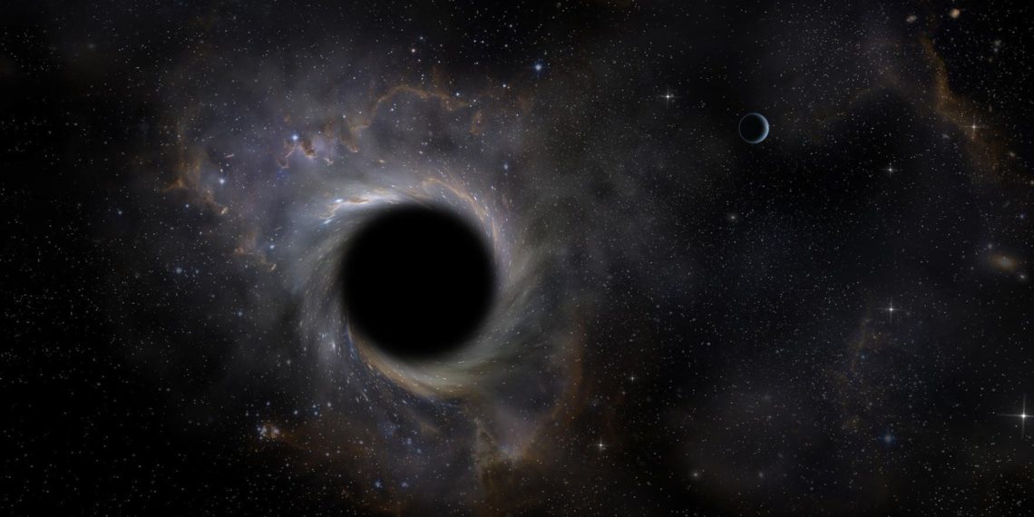 NASA обнаружили удаленную сверхмассивную черную дыру массой до 100 млн Солнц