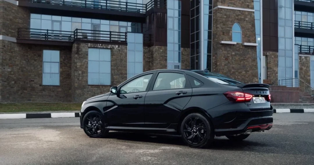 В продажу поступил седан Lada Vesta Sportline стоимостью 2.1 млн рублей