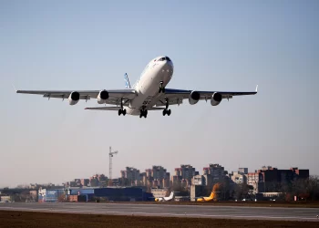 Российский самолет Ил-96-400М совершил первый испытательный полет