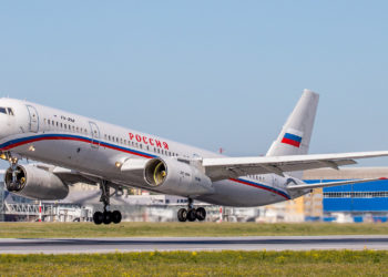 Сдачу трех пассажирских самолетов Ту-214 перенесли на год