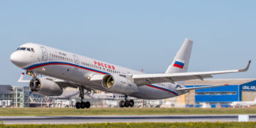 Сдачу трех пассажирских самолетов Ту-214 перенесли на год