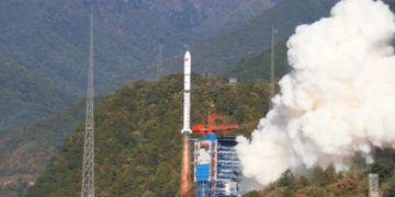 Китай успешно запустил ракету Long March 2D со спутниками зондирования Земли
