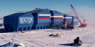 Россия открыла в Антарктиде новый зимовочный комплекс станции Восток