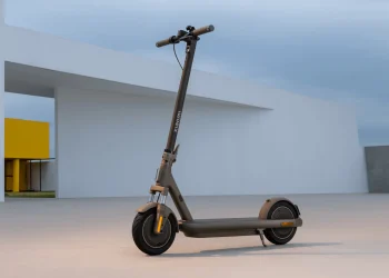 Представлен электросамокат повышенной безопасности Xiaomi 4 Pro Max