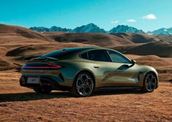 Объявлена дата поставок электрокара Xiaomi SU7