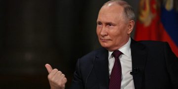 Путин призвал договориться с Илоном Маском в области регулирования ИИ и генетики