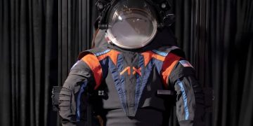 В США показали скафандры для высадки на Луну. Испытания пройдут в 2024-2025 годах