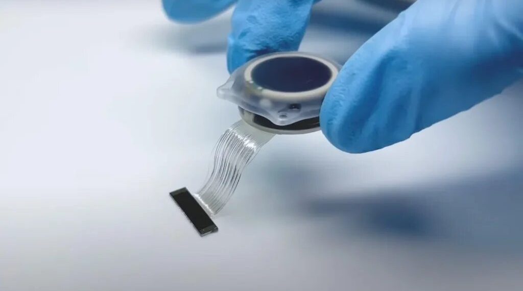 Neuralink впервые имплантировала чип Telepathy в мозг человека