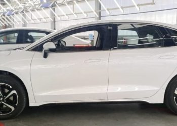 Представлен российский электрокар Амберавто А5