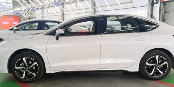 Представлен российский электрокар Амберавто А5