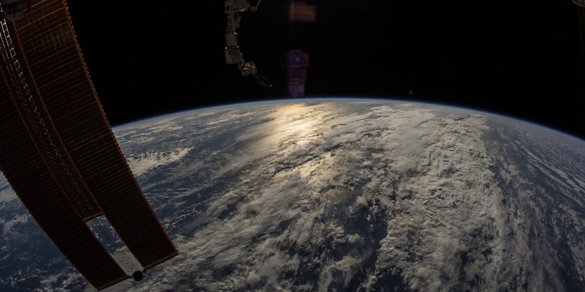 В России запустят спутниковый интернет для смартфонов