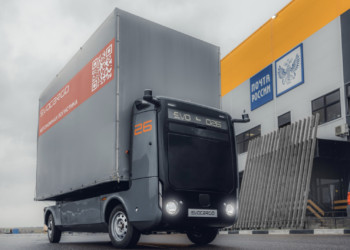 Почта России тестирует беспилотный электрогрузовик