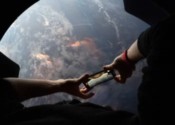 SpaceX открыла бронирование коммерческих полетов на МКС, Луну и Марс