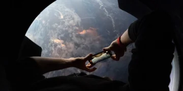 SpaceX открыла бронирование коммерческих полетов на МКС, Луну и Марс 