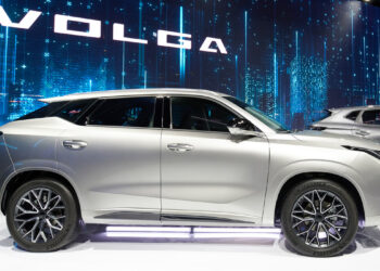 «Возрожденные» автомобили Волга показали в Нижнем Новгороде. Мишустин остался недоволен